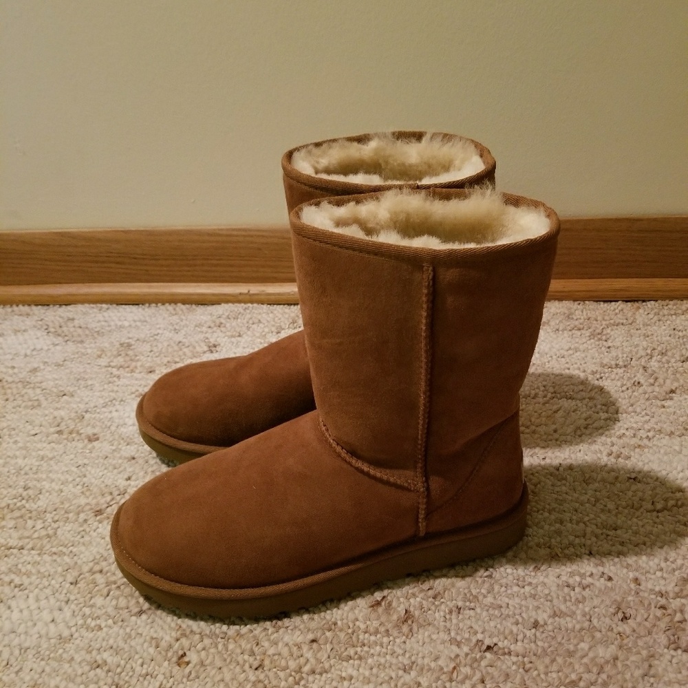 WILL SHIP NEXT DAY! UGG Classic II Short Boot